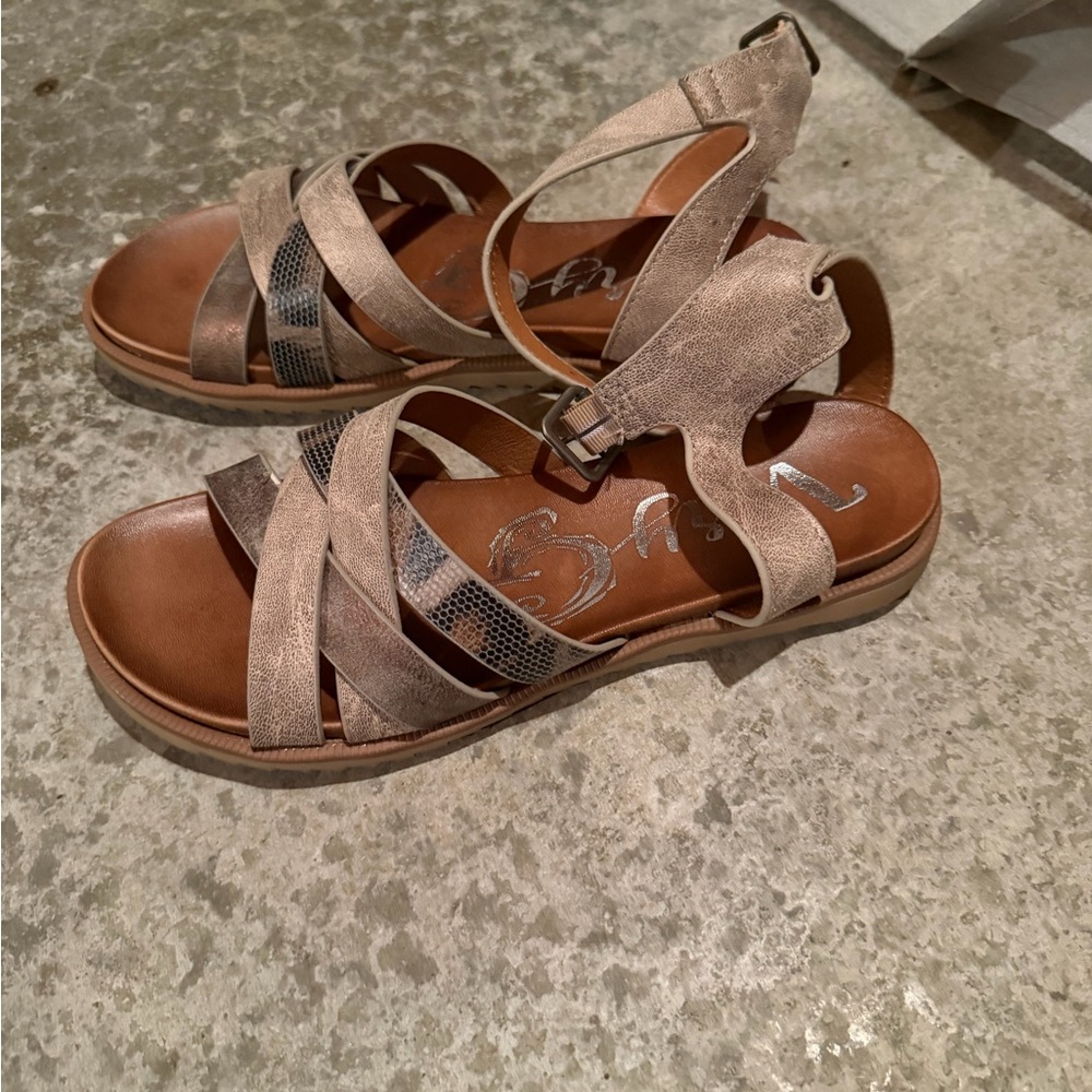 Women’s Taupe Strappy Comfort Sandals